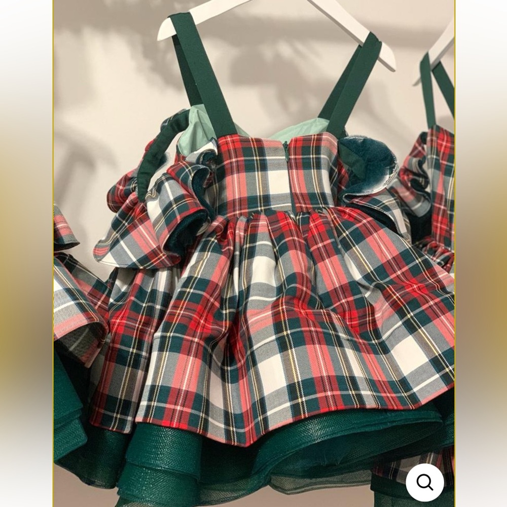 Beautiful Christmas dress. Size 5 tartan print - Picture 3 of 3